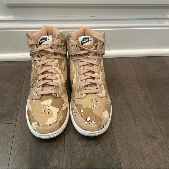 New never worn Nike dunks! - Picture 4 of 4